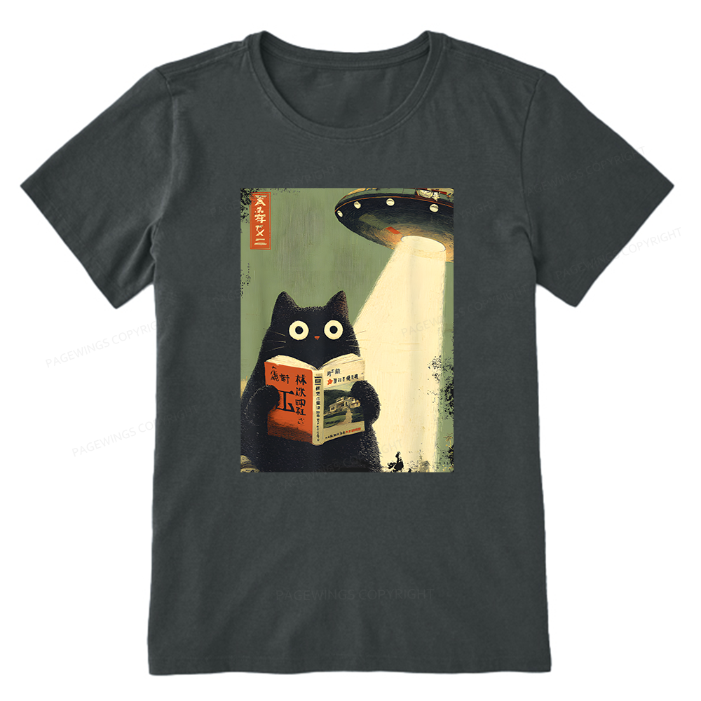 Pagewings Vintage Japanese Cat Book Lovers Unisex Classic T-shirt