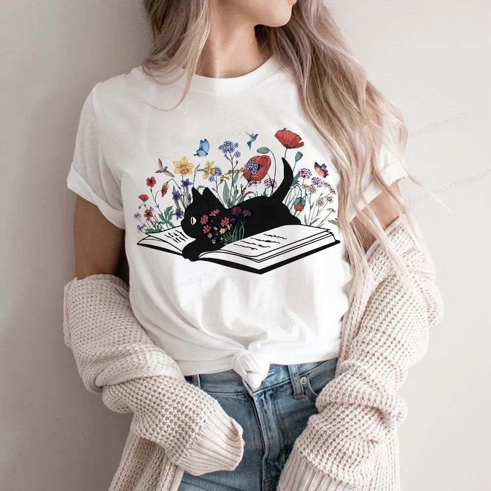 Pagewings Cute Book Cat Unisex Classic T-shirt