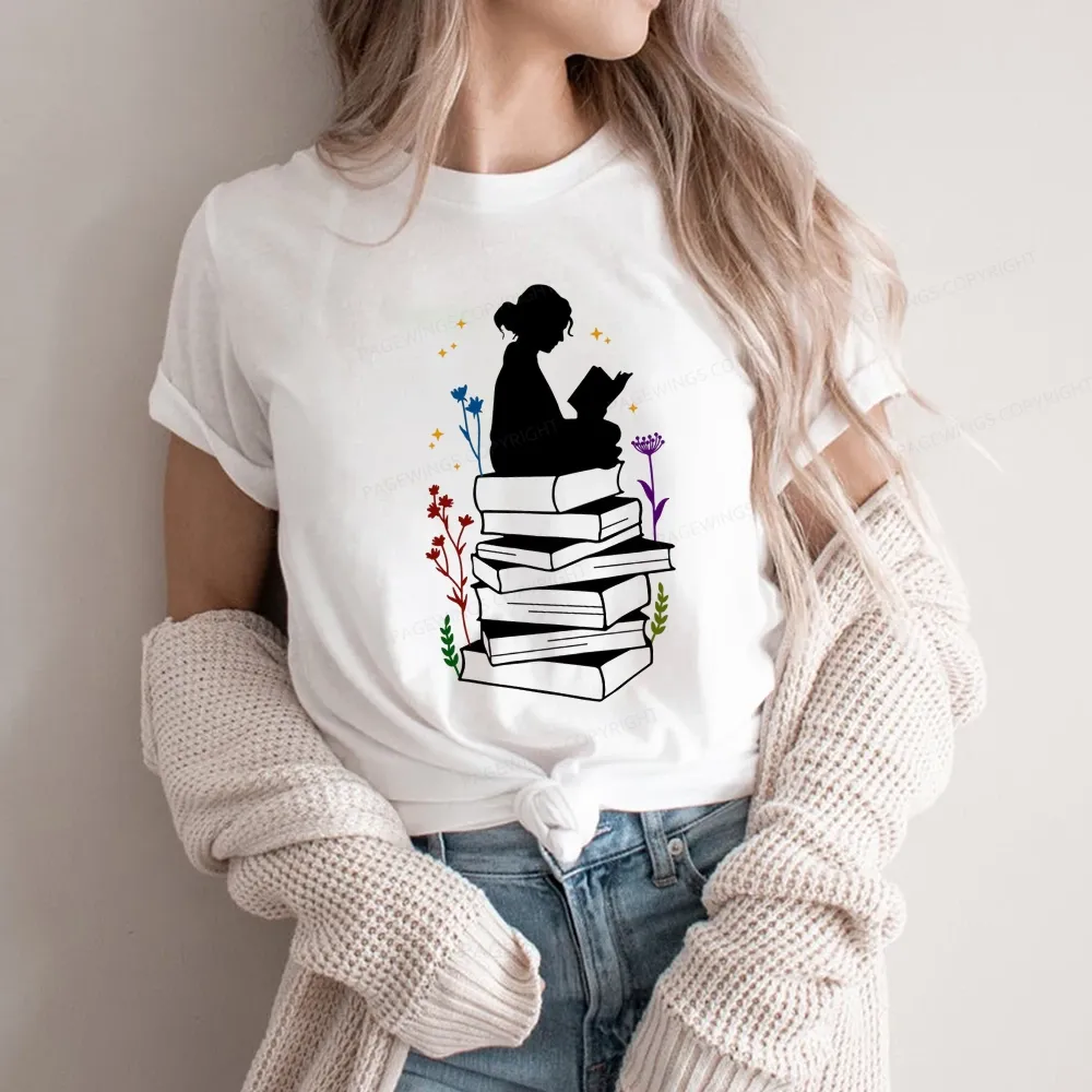 Pagewings Girl Reading Unisex Classic T-shirt