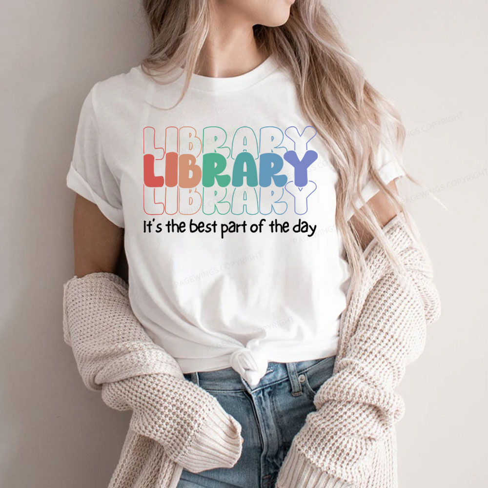 Pagewings  School Librarian Shirt, Library Shirt Unisex Classic T-shirt