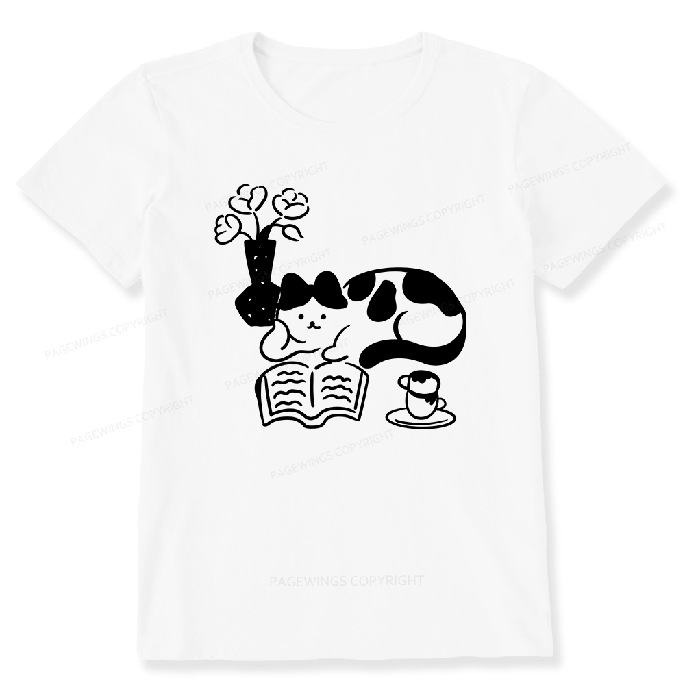 Pagewings The Cat Who Loves Reading Unisex Classic T-shirt