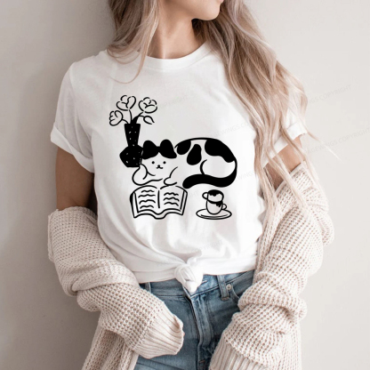Pagewings The Cat Who Loves Reading Unisex Classic T-shirt