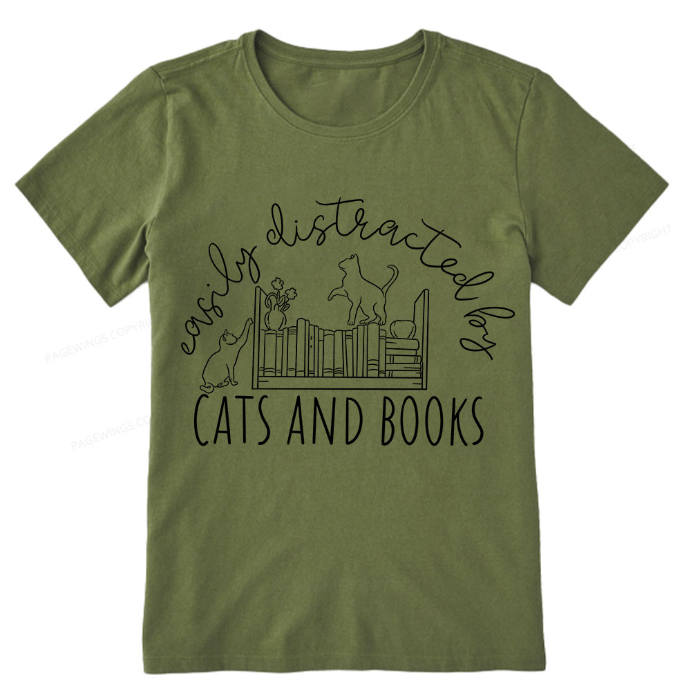 Pagewing Cute Cats And Books Unisex Classic T-shirt
