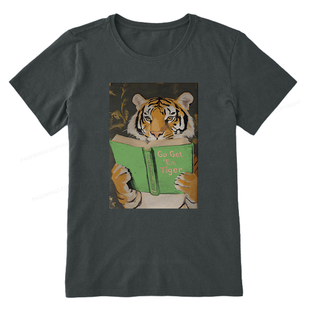 Pagewings Motivational Tiger Reading Unisex Classic T-shirt