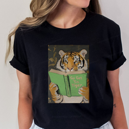 Pagewings Motivational Tiger Reading Unisex Classic T-shirt