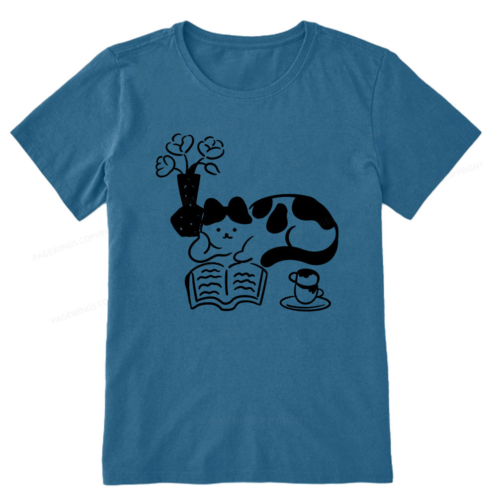 Pagewings The Cat Who Loves Reading Unisex Classic T-shirt