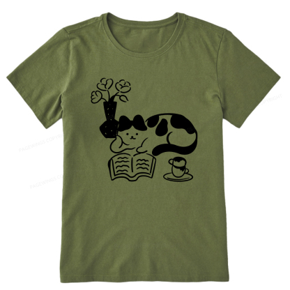 Pagewings The Cat Who Loves Reading Unisex Classic T-shirt
