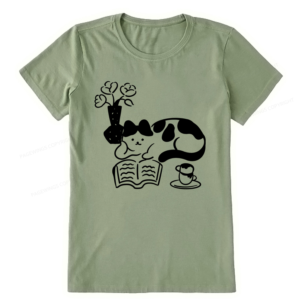 Pagewings The Cat Who Loves Reading Unisex Classic T-shirt