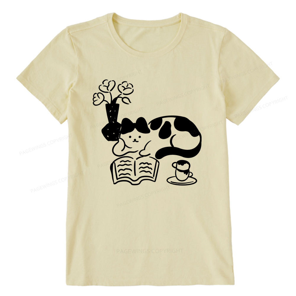 Pagewings The Cat Who Loves Reading Unisex Classic T-shirt