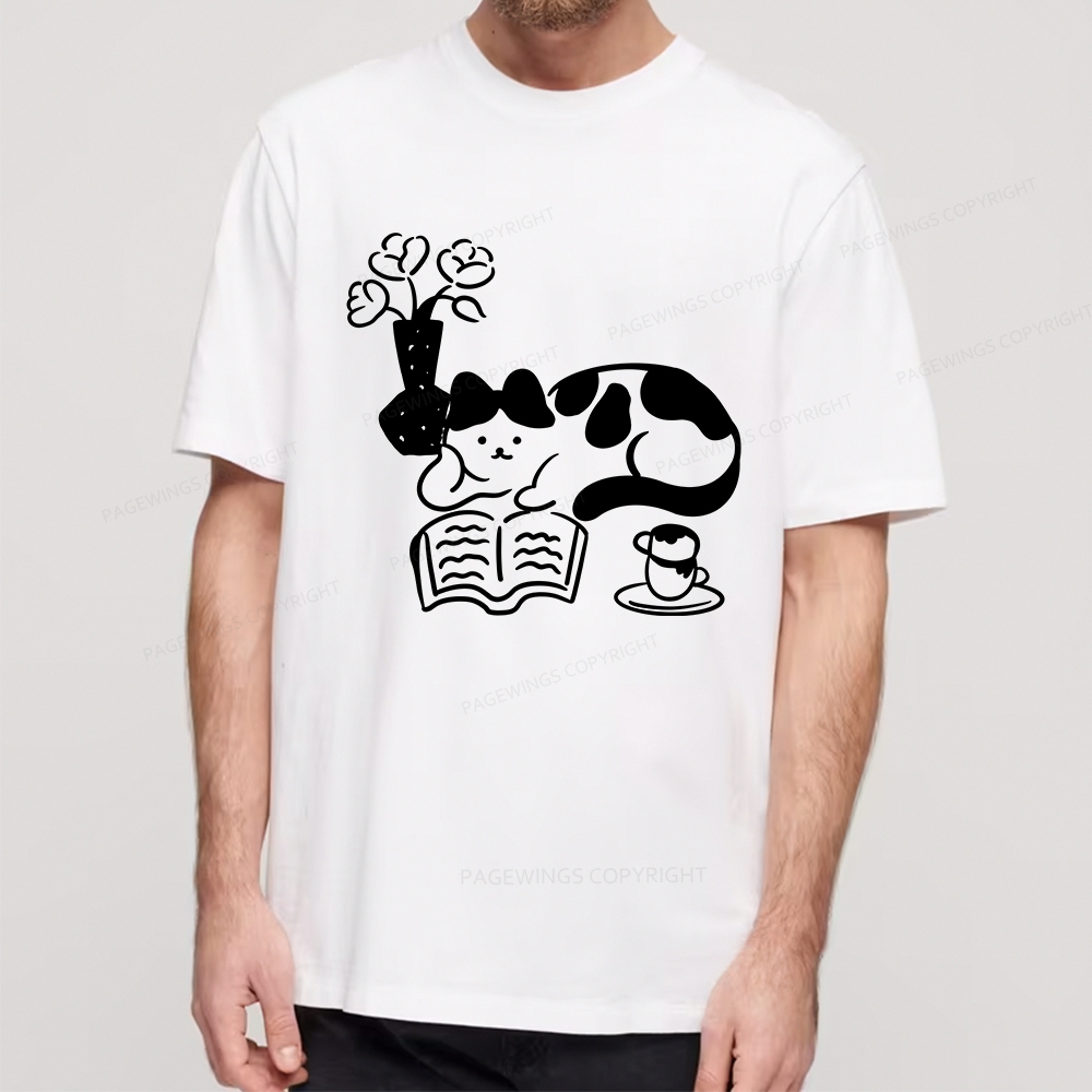 Pagewings The Cat Who Loves Reading Unisex Classic T-shirt
