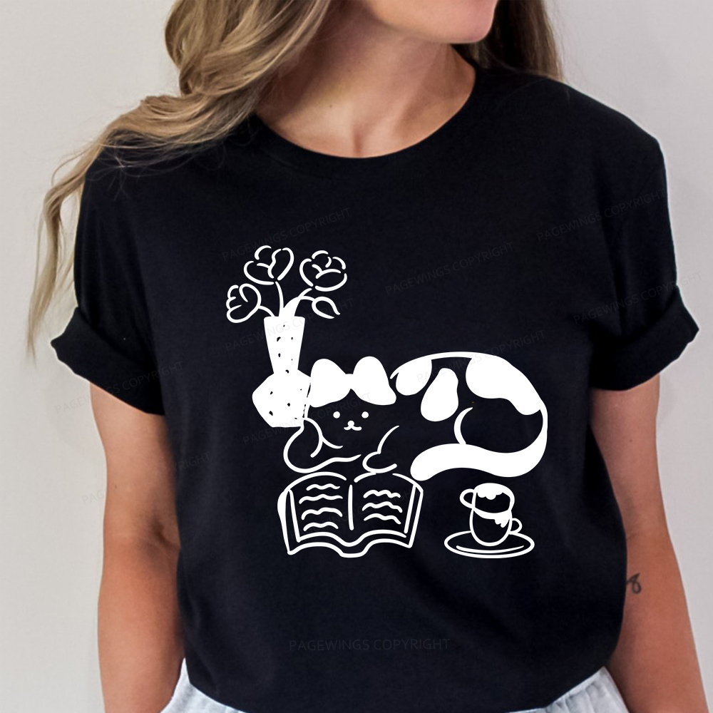 Pagewings The Cat Who Loves Reading Unisex Classic T-shirt