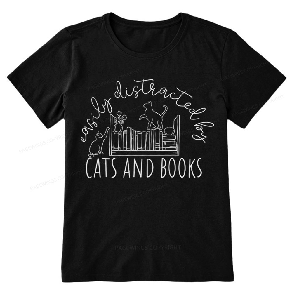 Pagewing Cute Cats And Books Unisex Classic T-shirt