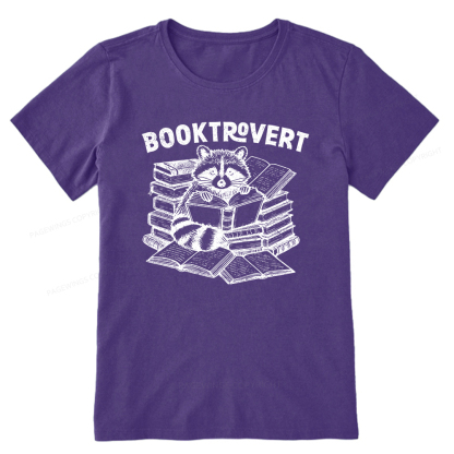 Pagewings A Raccoon Reading Seriously Unisex Classic T-shirt