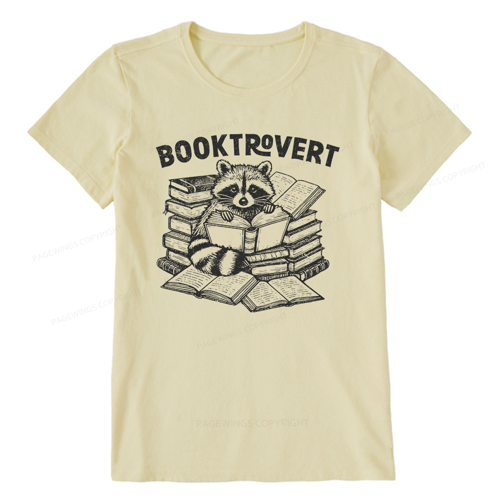 Pagewings A Raccoon Reading Seriously Unisex Classic T-shirt