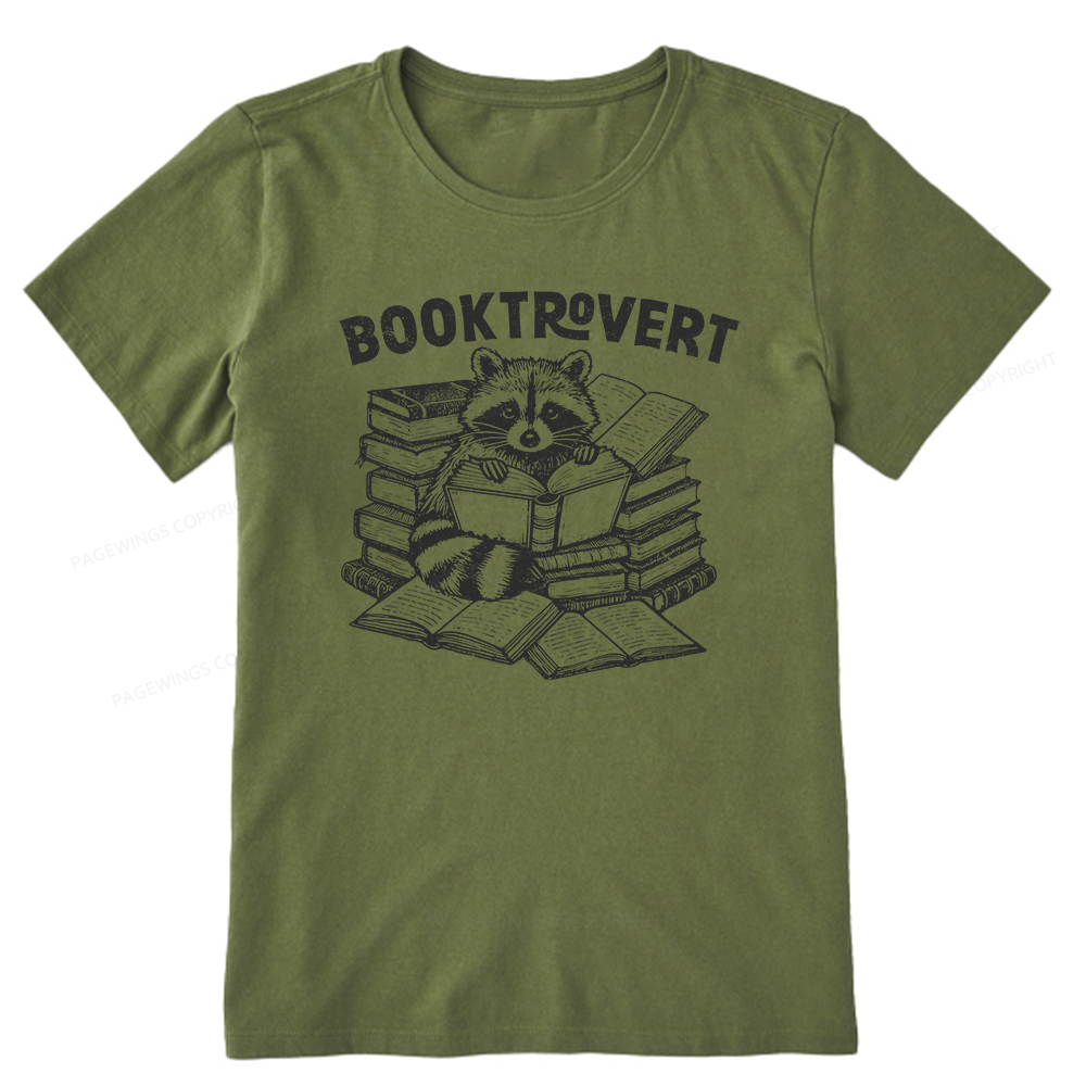Pagewings A Raccoon Reading Seriously Unisex Classic T-shirt