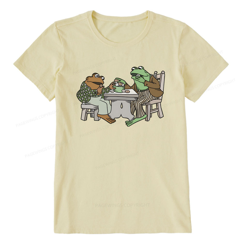 Pagewings Frog & Toad Eat Cookies <3 Unisex Classic T-shirt