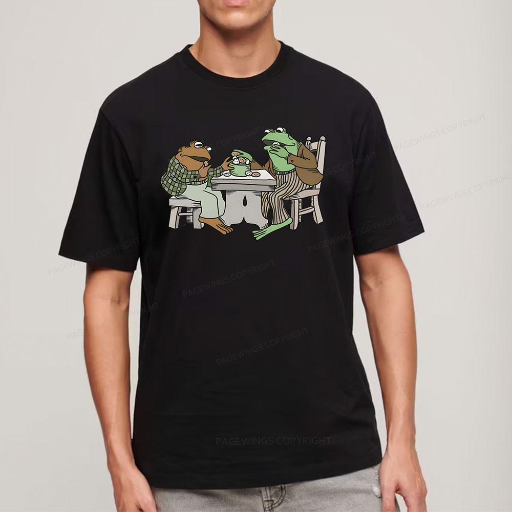 Pagewings Frog & Toad Eat Cookies <3 Unisex Classic T-shirt