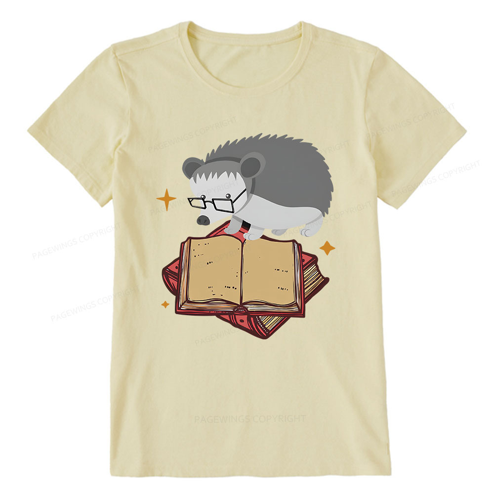 Pagewings Fun Hedgehog Is Reading Unisex Classic T-shirt