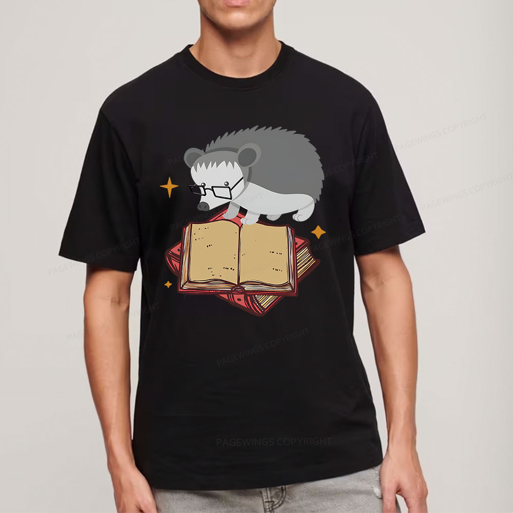 Pagewings Fun Hedgehog Is Reading Unisex Classic T-shirt