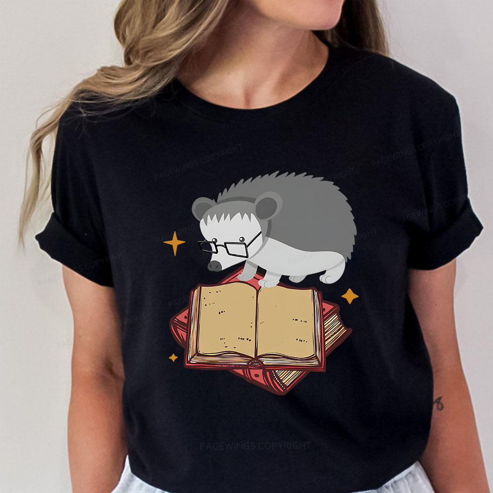 Pagewings Fun Hedgehog Is Reading Unisex Classic T-shirt