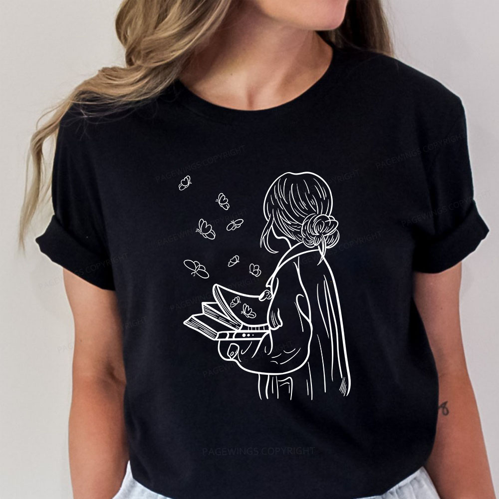 Pagewings A Girl Who Loves To Read Unisex Classic T-shirt