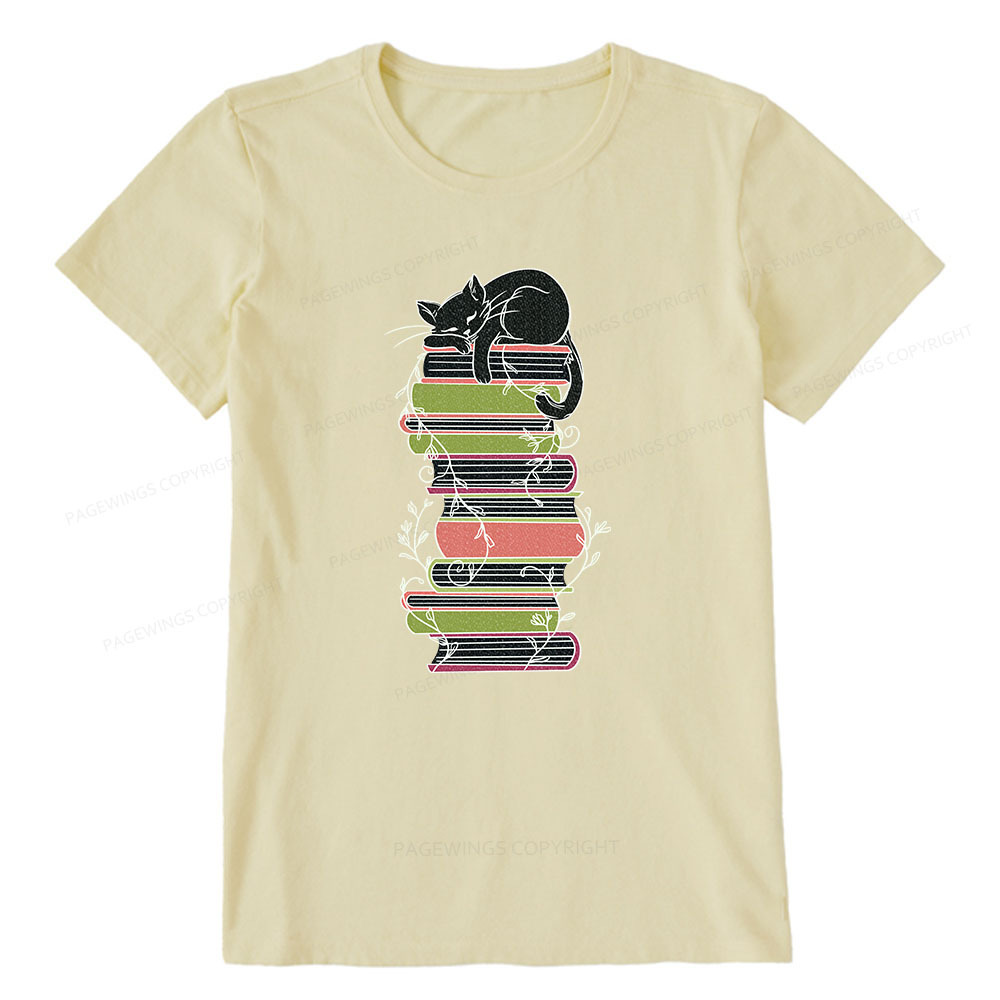 Pagewings Books And Cat Unisex Classic T-shirt
