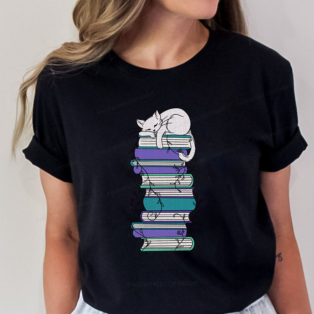 Pagewings Books And Cat Unisex Classic T-shirt