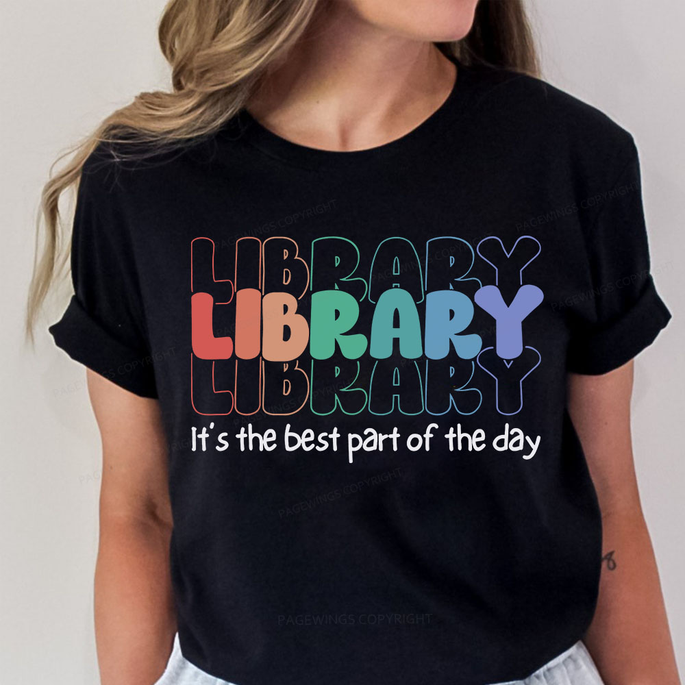 Pagewings  School Librarian Shirt, Library Shirt Unisex Classic T-shirt