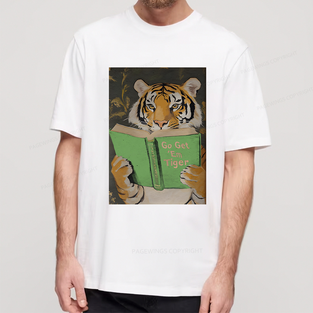Pagewings Motivational Tiger Reading Unisex Classic T-shirt