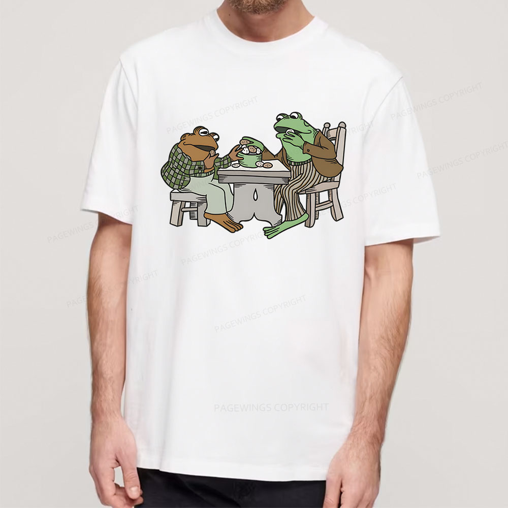 Pagewings Frog & Toad Eat Cookies <3 Unisex Classic T-shirt
