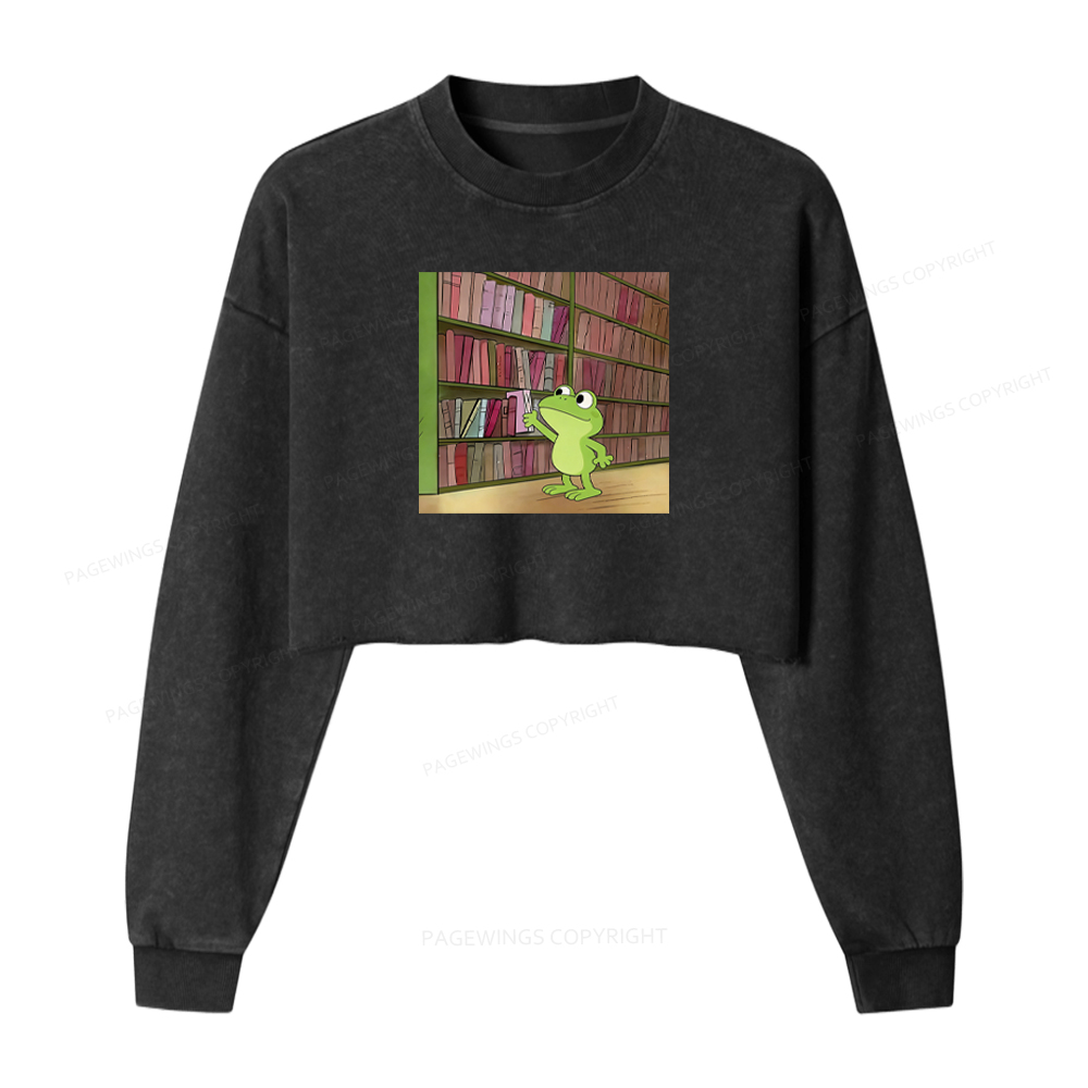 Pagewings Snoopy Finding A Book Washed Crop Sweatshirt