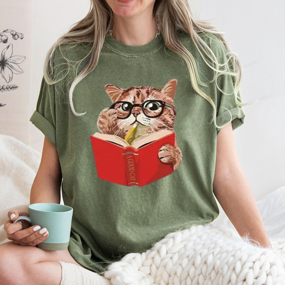 Pagewings Cat Reading Book Shirt, Books and Cats T-Shirt Unisex Washed T-shirt