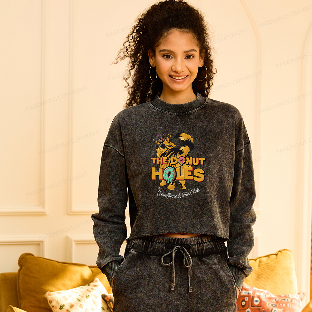 Pagewings Sci-Fi Novel Lover Washed Crop Sweatshirt