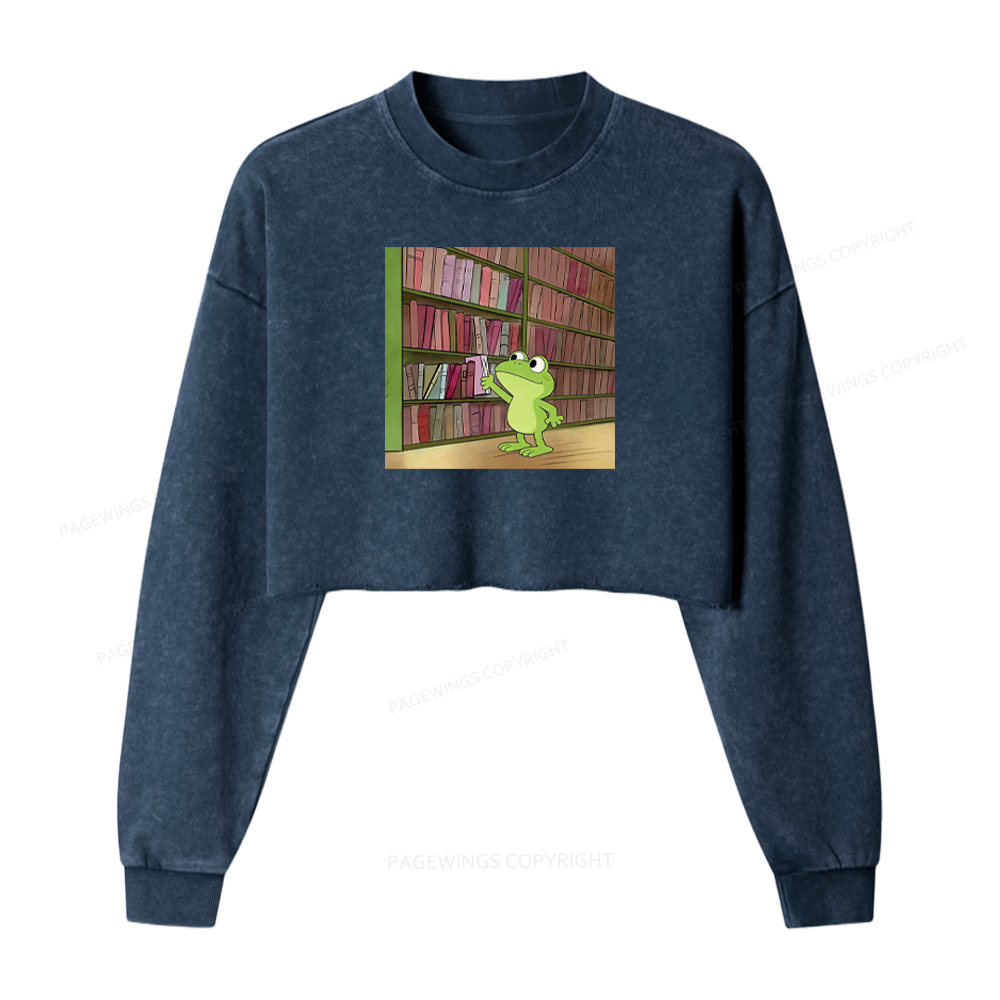 Pagewings Snoopy Finding A Book Washed Crop Sweatshirt