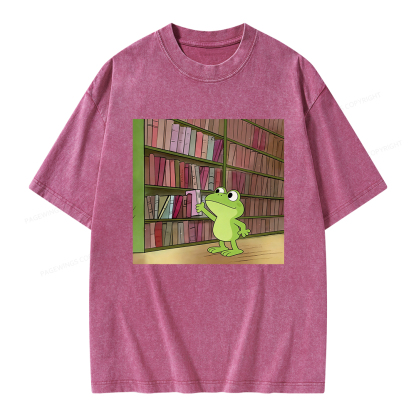 Pagewings Library Frog Unisex Washed T-shirt