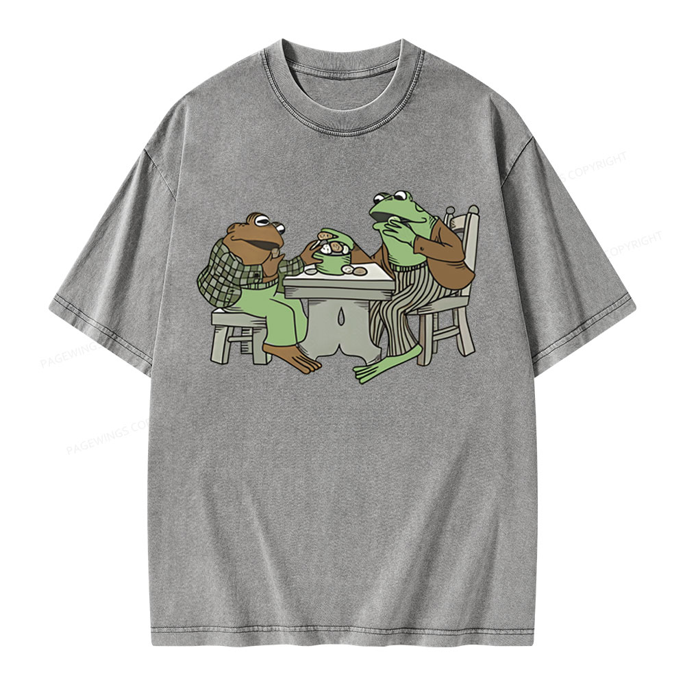 Pagewing frog & toad eat cookies <3 Unisex Washed T-shirt