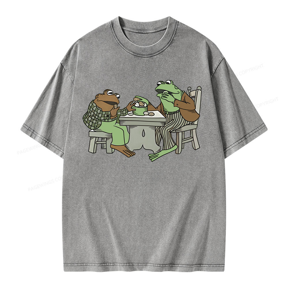 Pagewing frog & toad eat cookies <3 Unisex Washed T-shirt