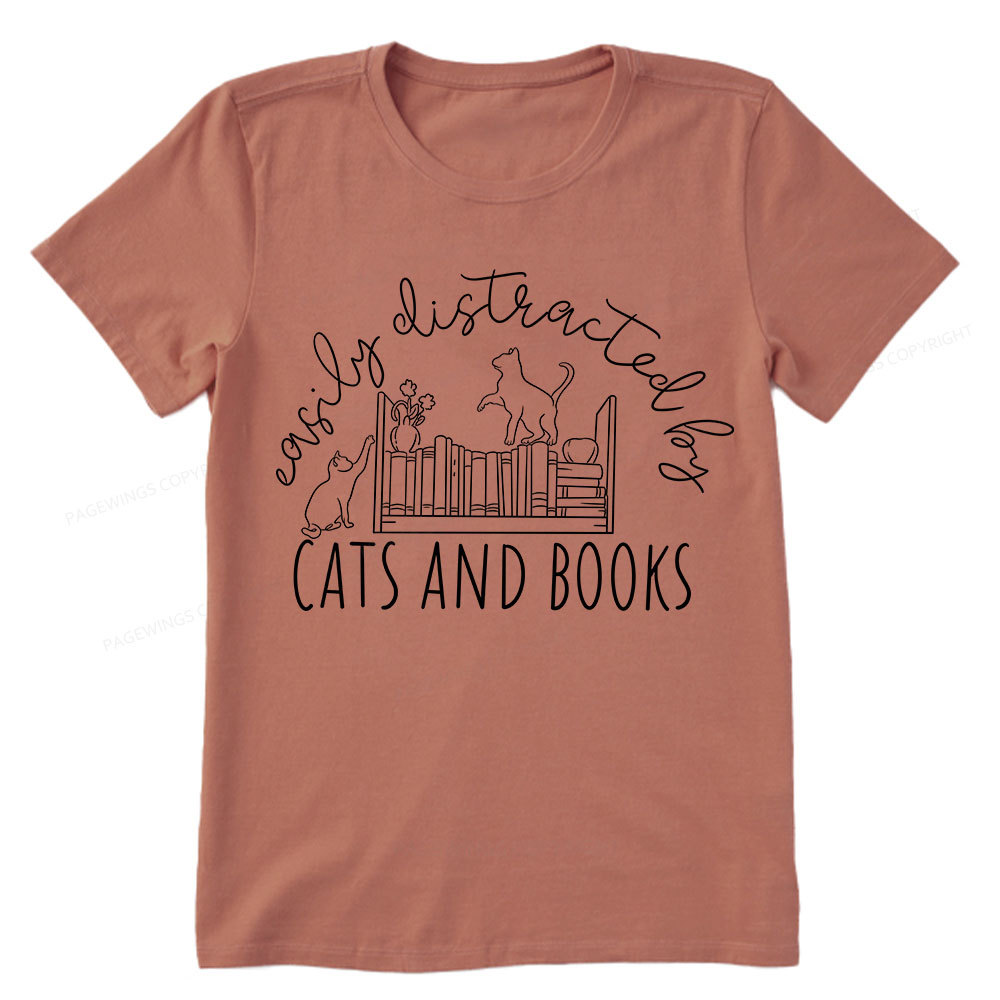 Pagewing Cute Cats And Books Unisex Classic T-shirt