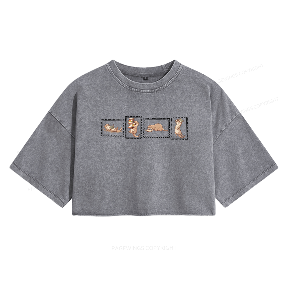Pagewing Otter Reading Women's Washed Cropped T-shirt
