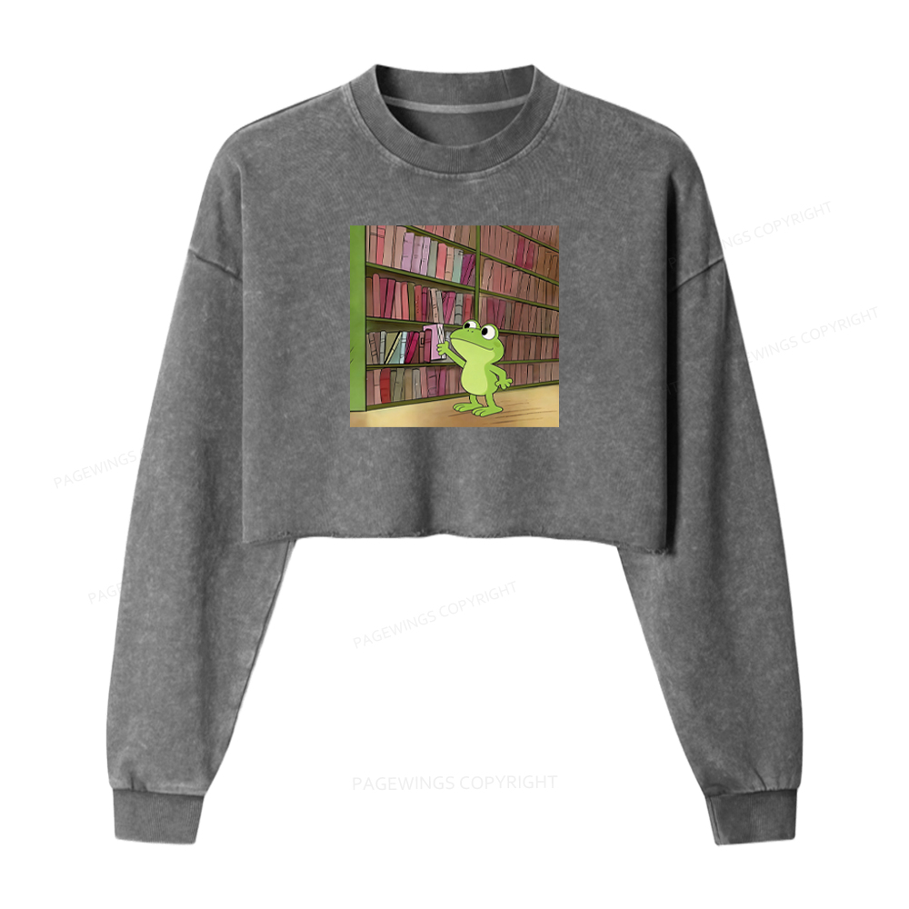 Pagewings Snoopy Finding A Book Washed Crop Sweatshirt