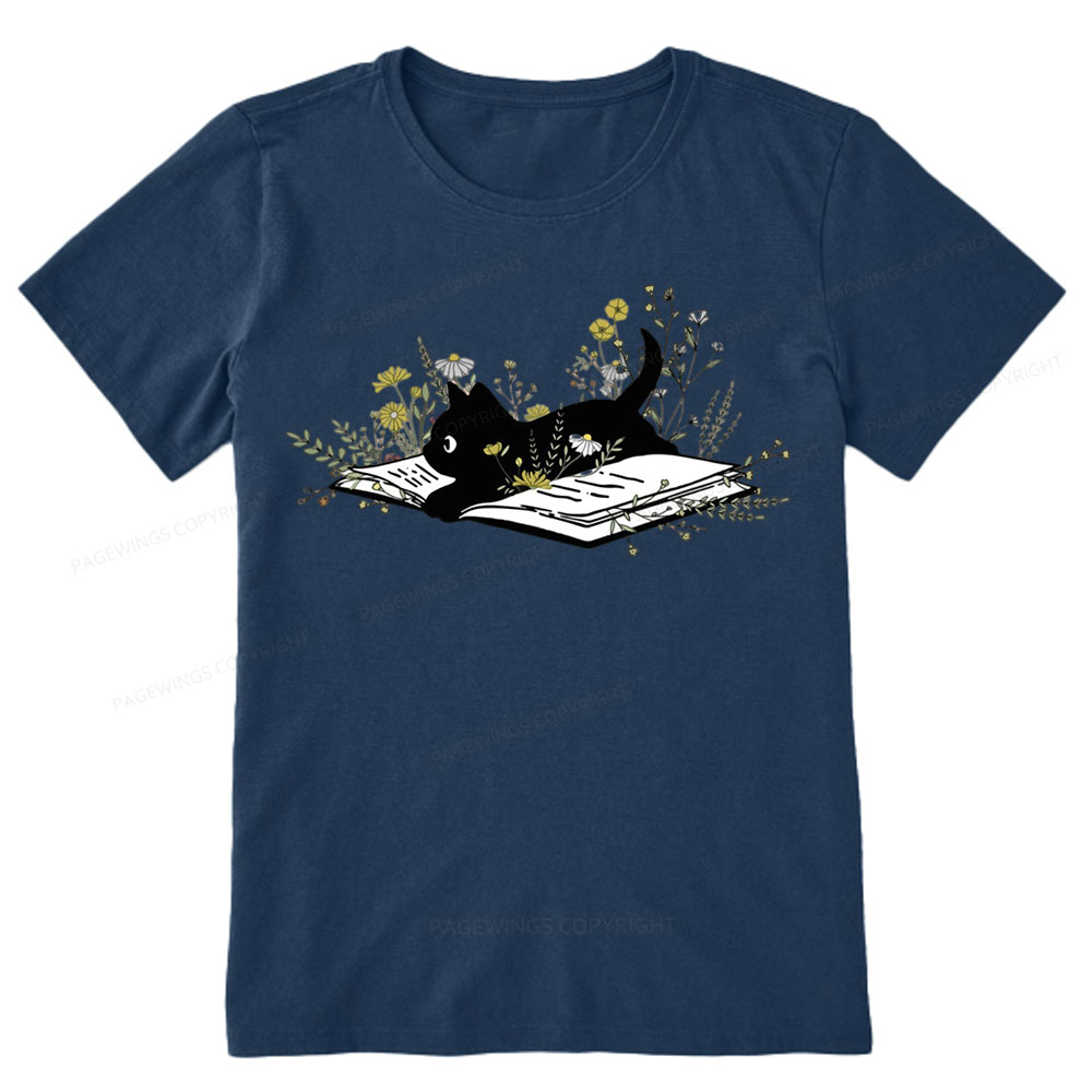 Pagewings Cute Book Cat Unisex Classic T-shirt