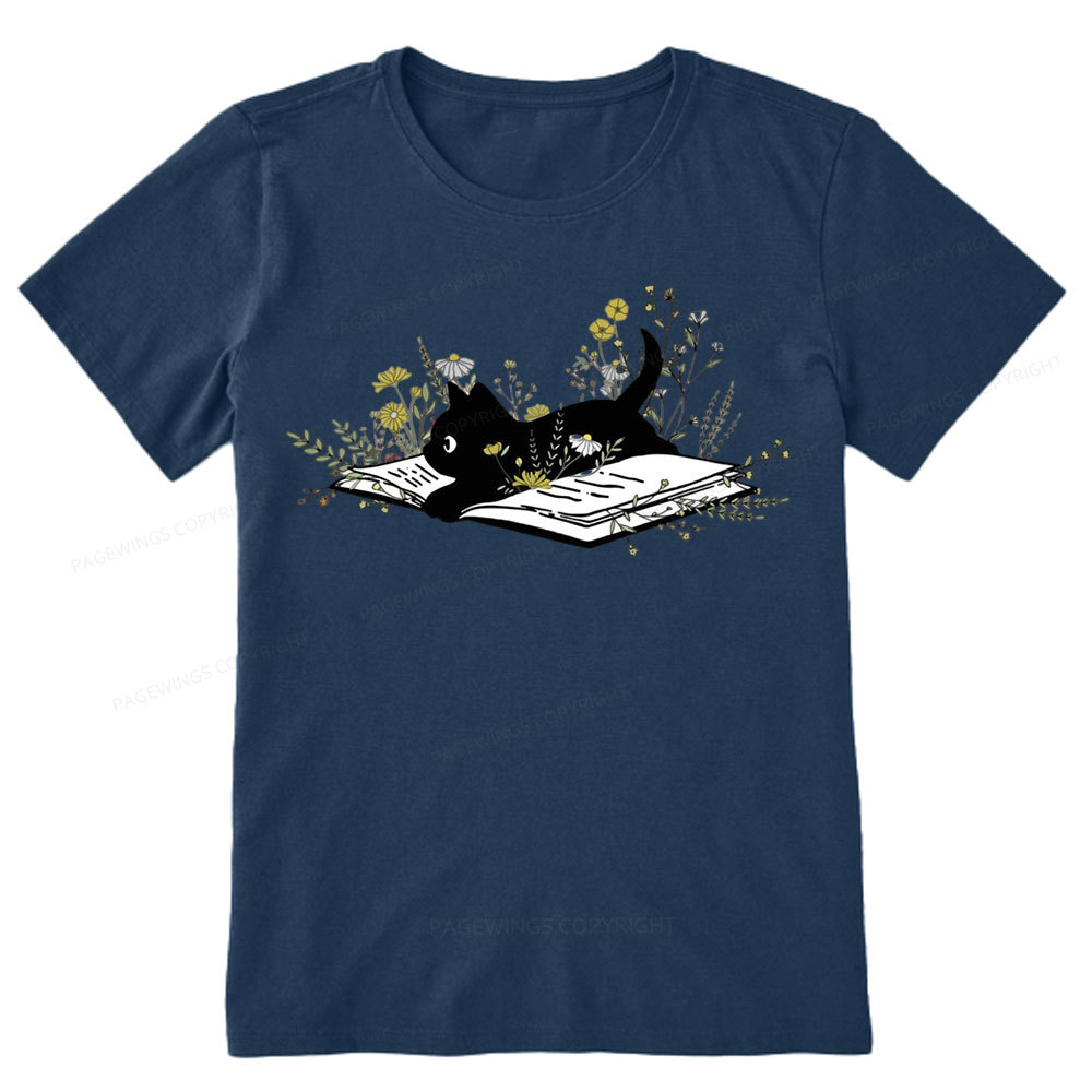 Pagewings Cute Book Cat Unisex Classic T-shirt