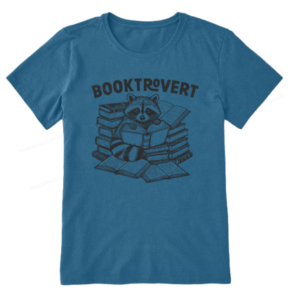 Pagewings A Raccoon Reading Seriously Unisex Classic T-shirt