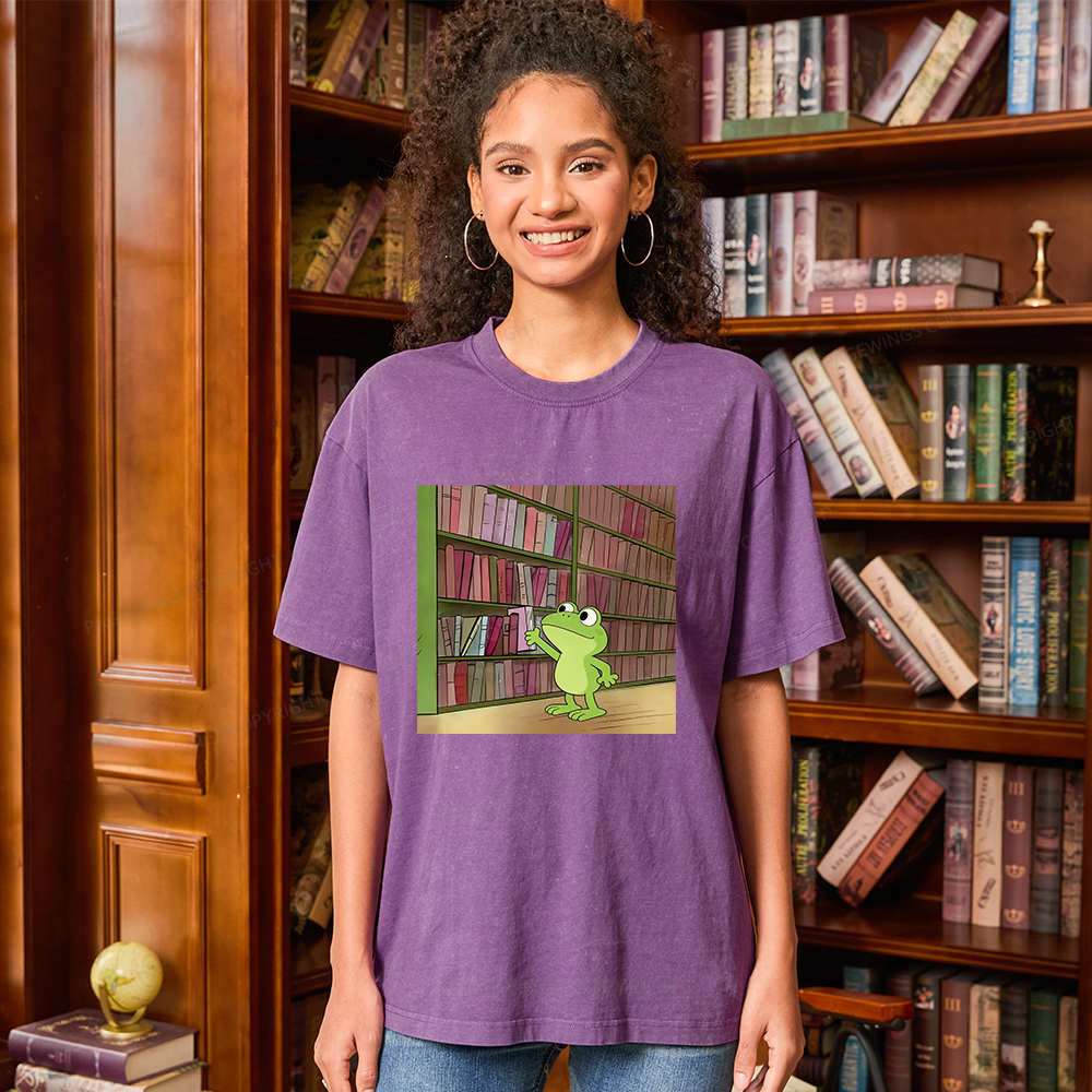 Pagewings Library Frog Unisex Washed T-shirt