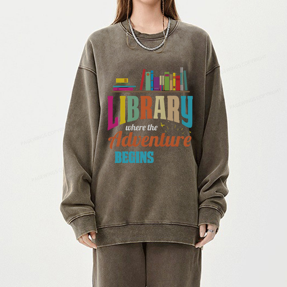 PagewingsBook Library Fan - book lovers Librarian Reader T-Shirt Unisex Washed Sweatshirt