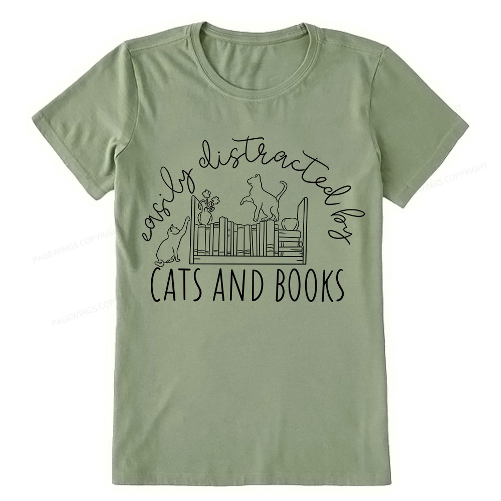 Pagewing Cute Cats And Books Unisex Classic T-shirt