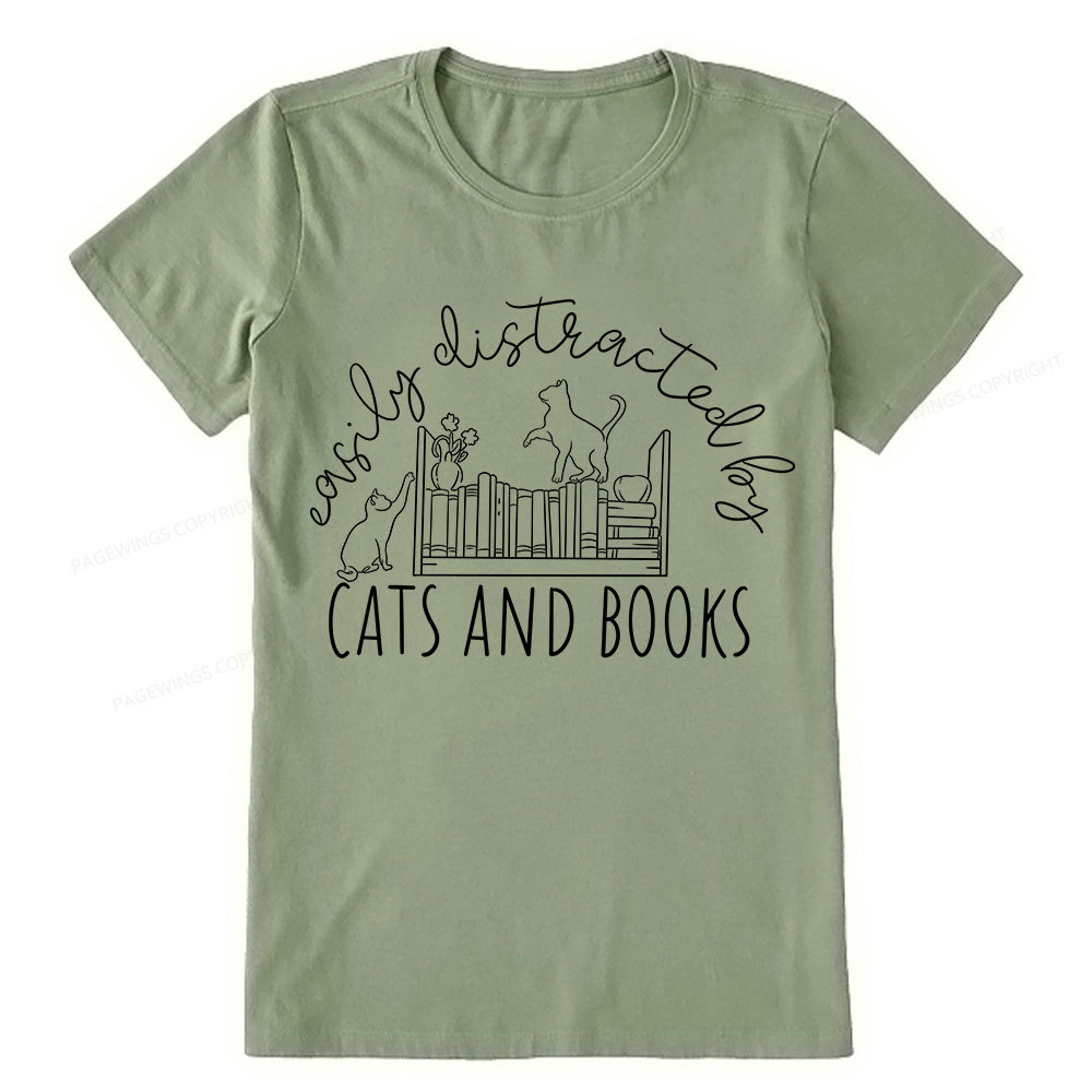 Pagewing Cute Cats And Books Unisex Classic T-shirt