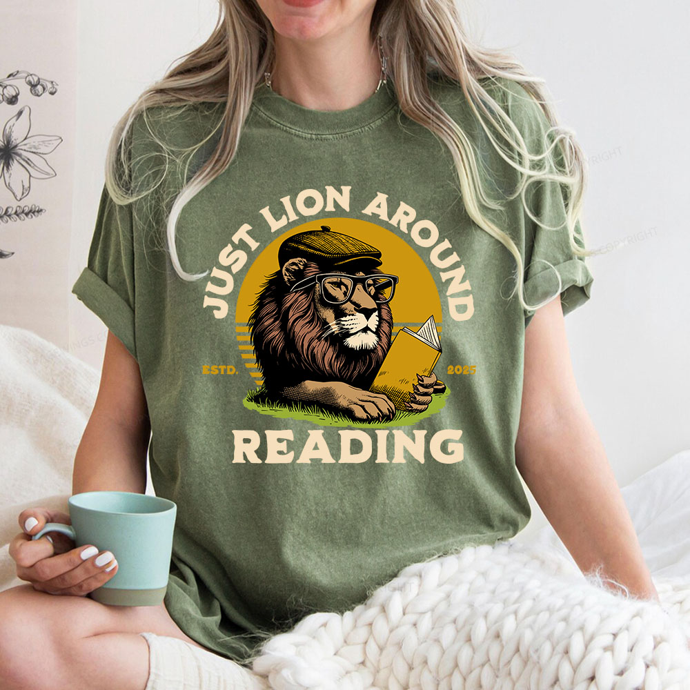 Pagewings Just Lion Around Reading Unisex Washed T-shirt