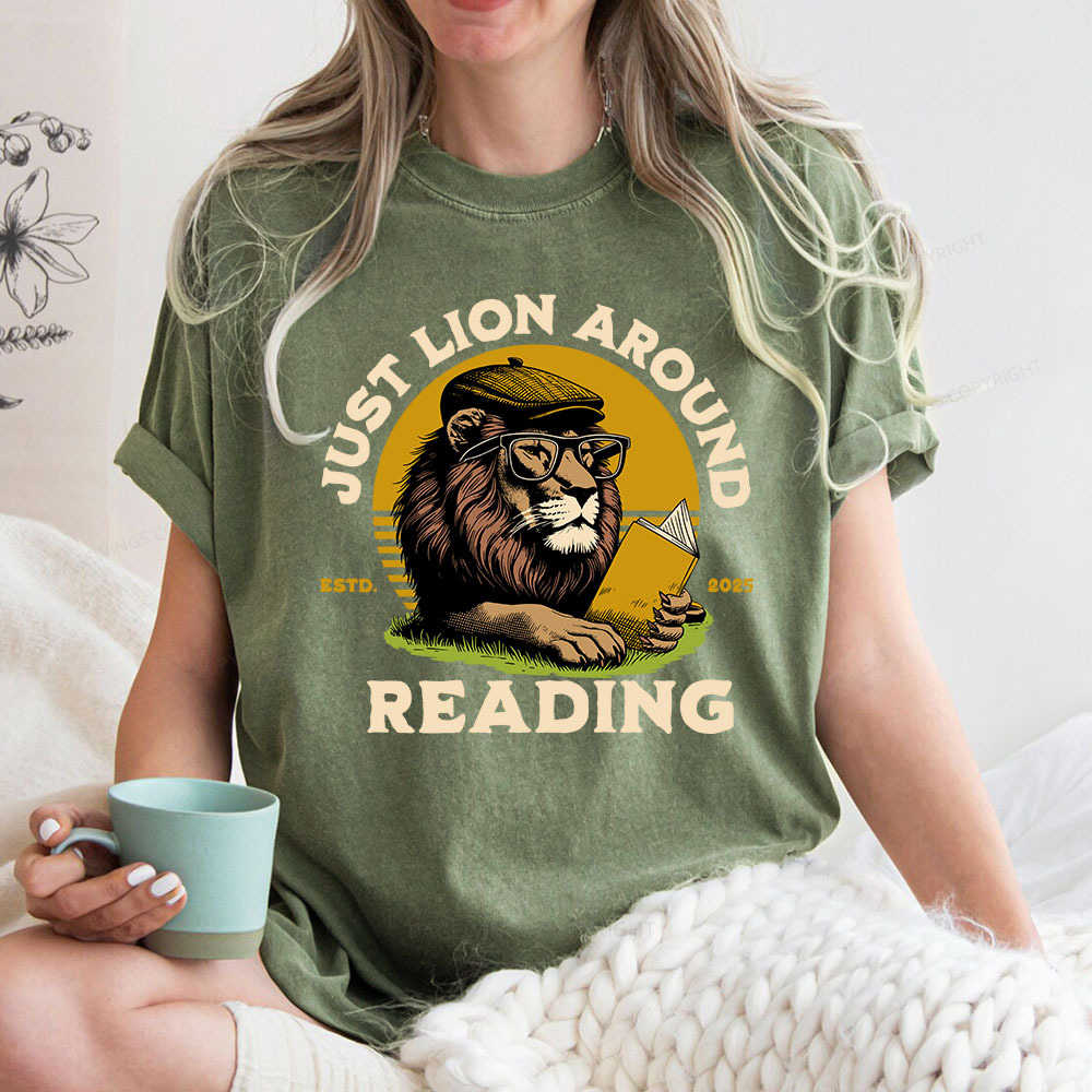 Pagewings Just Lion Around Reading Unisex Washed T-shirt