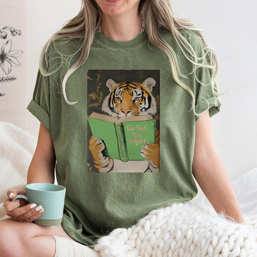 Pagewings Motivational Tiger Reading Unisex Washed T-shirt